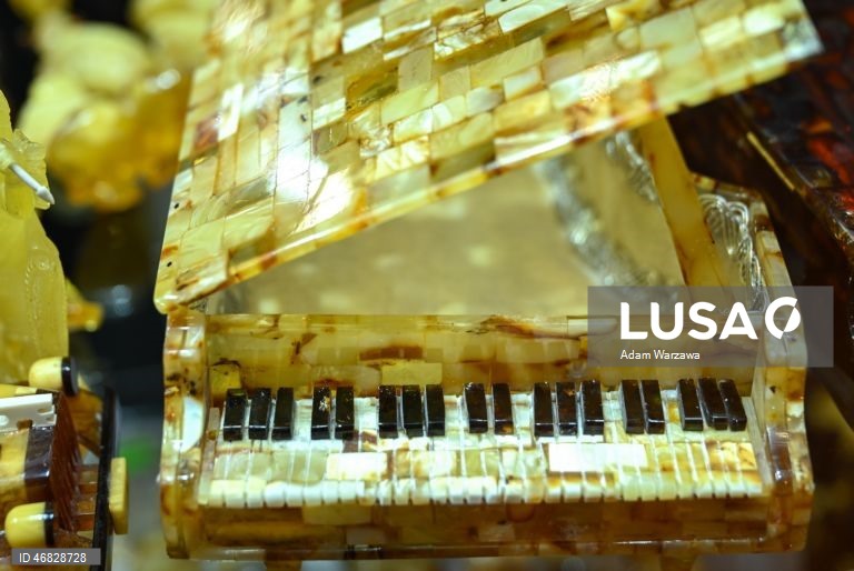 Polónia: Feira internacional de joalharia em ambar em Gdansk