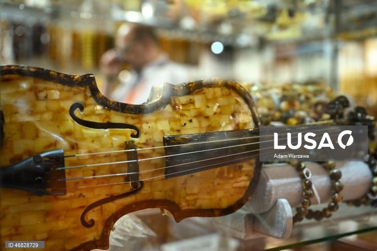 Polónia: Feira internacional de joalharia em ambar em Gdansk