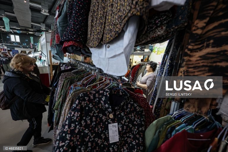 Rússia: Feira de artesanato em Moscovo