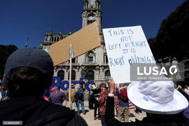 Manifestação “Sem Tiranos/ No Kings” no Porto