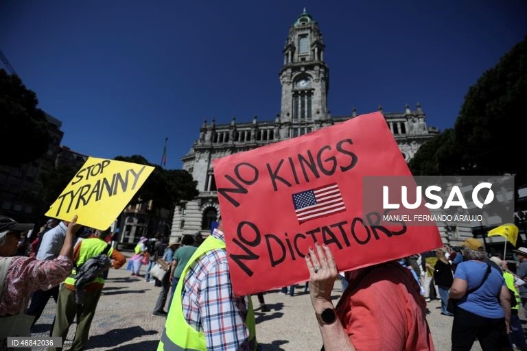 Manifestação “Sem Tiranos/ No Kings” no Porto
