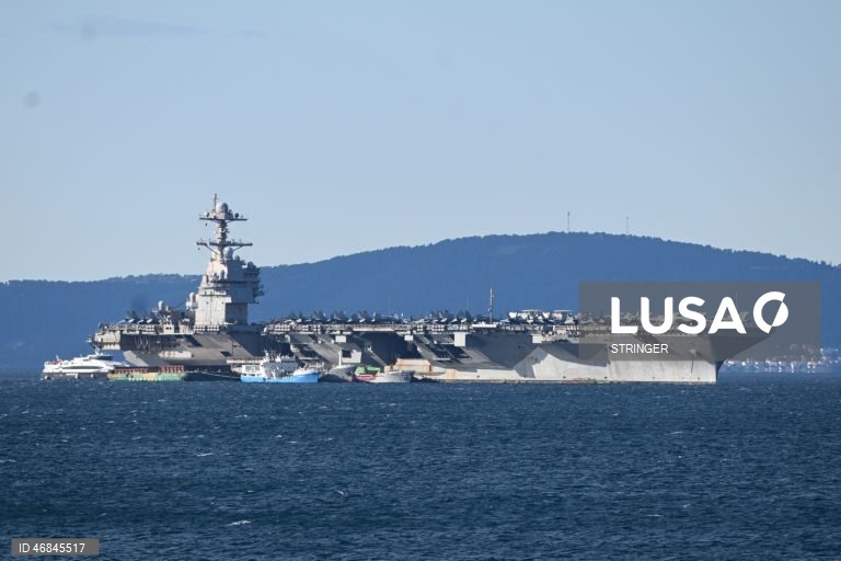 Porta-aviões da Marinha dos EUA USS Gerald R. Ford (CVN-78), atracado em Split, na Croácia. O navio chegou para reparações na sequência de um incêndio não relacionado com combate, ocorrido durante operações no Mar Vermelho.