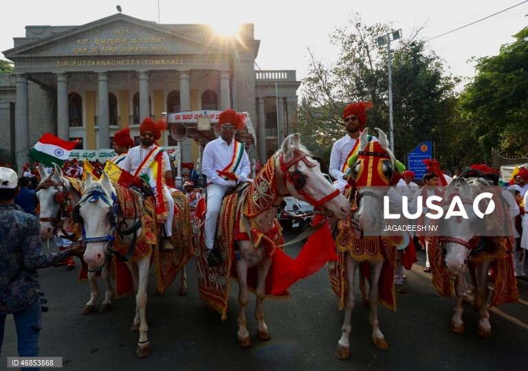 Índia: Celebrações em Bangalore do nascimento de Mahavira, fundador do Jainismo