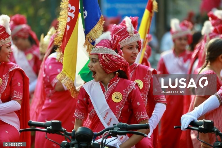 Índia: Celebrações em Bangalore do nascimento de Mahavira, fundador do Jainismo