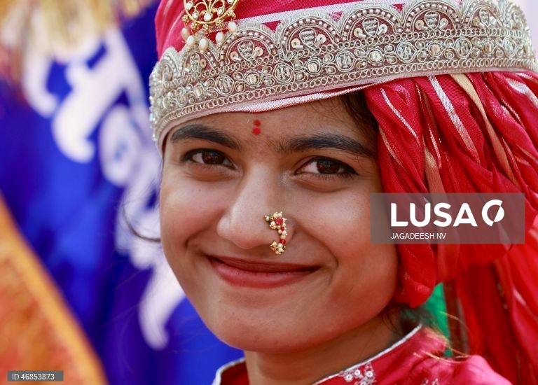 Índia: Celebrações em Bangalore do nascimento de Mahavira, fundador do Jainismo