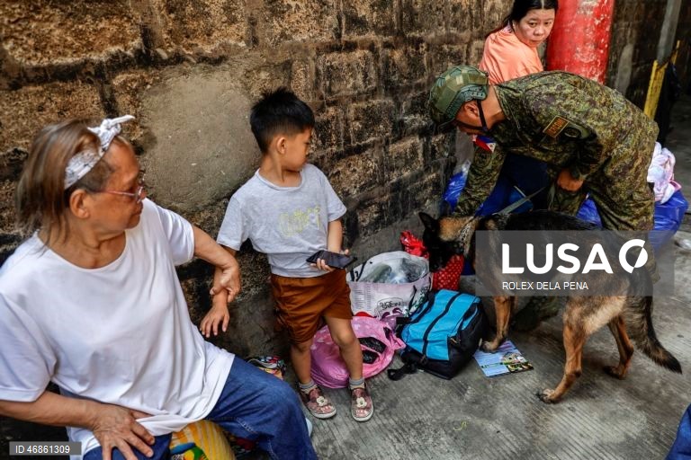 Filipinas: Viajantes acorrem aos terminais de transporte em todo o país durante a Semana Santa