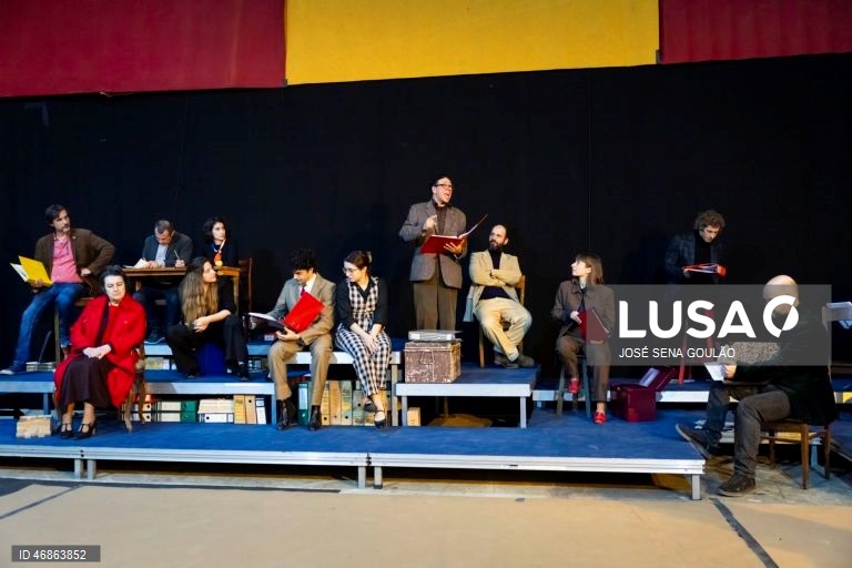 Ensaio de imprensa da peça "Nesta Hora Primeira: de Novo"