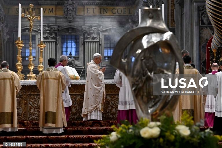 Papa Leão XIV celebra Missa Crismal e Missa da Última Ceia 
