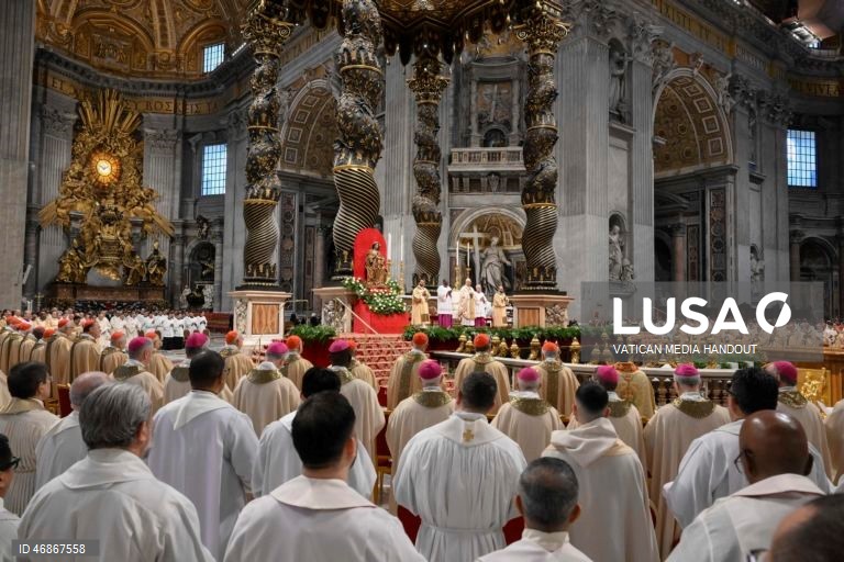 Papa Leão XIV celebra Missa Crismal e Missa da Última Ceia 