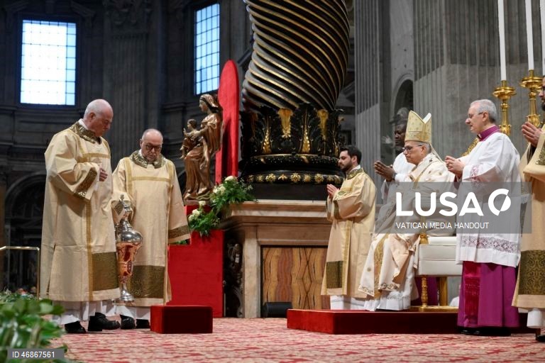 Papa Leão XIV celebra Missa Crismal e Missa da Última Ceia 