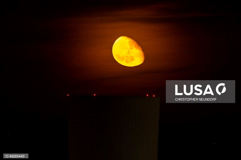 Alemanha: nascer da Lusa sobre o reator de uma central elétrica perto de Herten