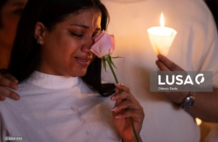 República Dominicana: Vigília marca o primeiro ano do incêndio mortal na discoteca Jet Set