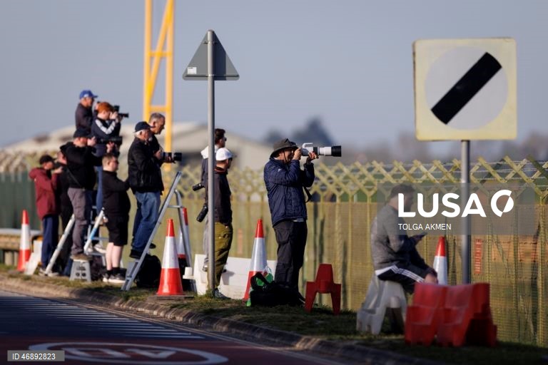 Atividade militar dos EUA na base da RAF Fairford, durante um cessar-fogo provisório entre os EUA e o Irão. 