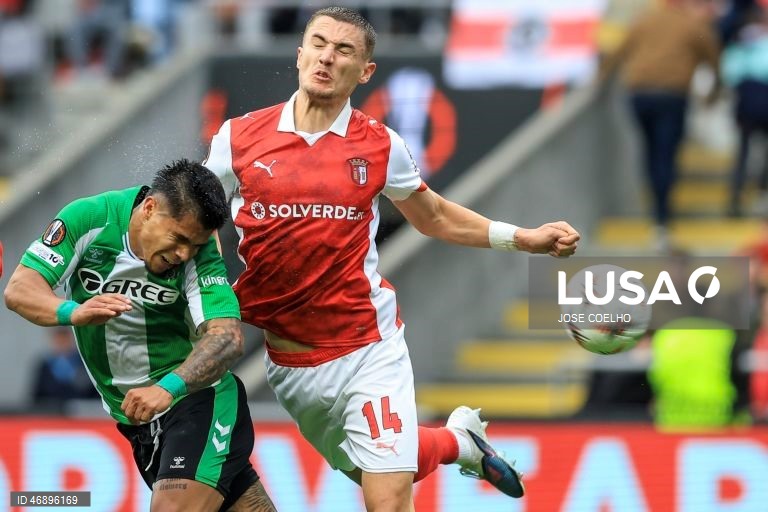 O Sporting de Braga empatou hoje a um golo na receção aos espanhóis do Betis, em encontro da primeira mão dos quartos de final da Liga Europa em futebol, disputado no Estádio Municipal de Braga.