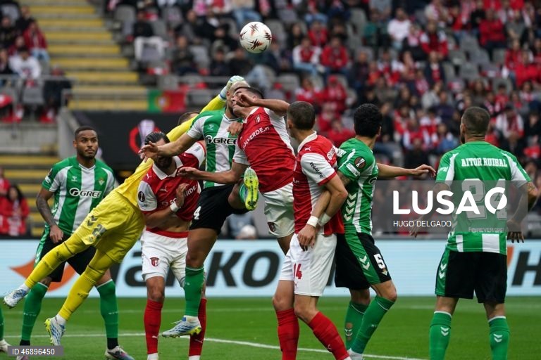 O Sporting de Braga empatou hoje a um golo na receção aos espanhóis do Betis, em encontro da primeira mão dos quartos de final da Liga Europa em futebol, disputado no Estádio Municipal de Braga.