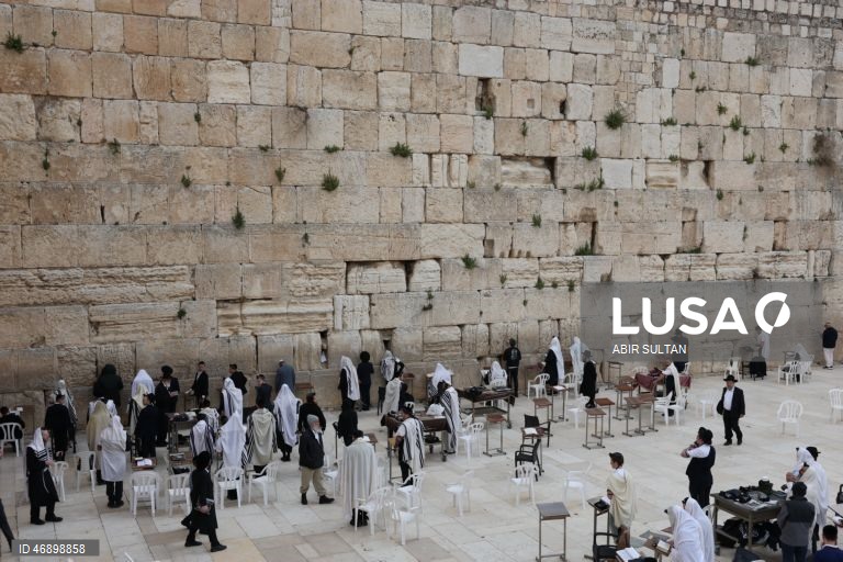 Jerusalém: O Muro das Lamentações reabre para orações