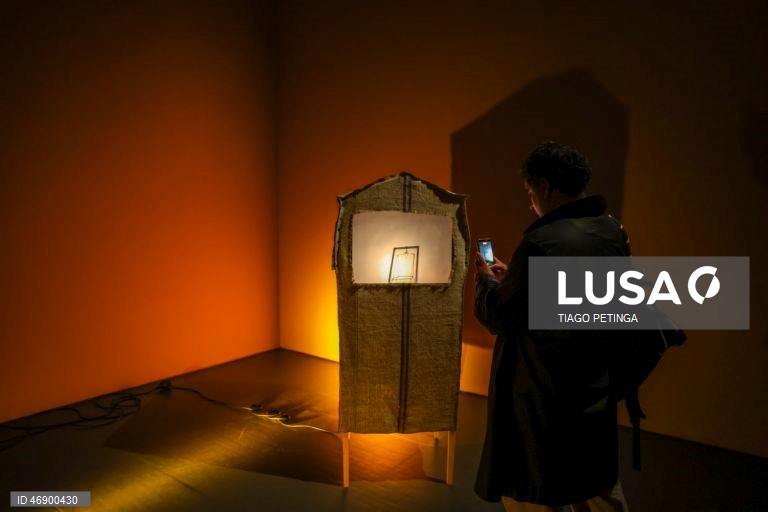 Visita de imprensa às exposições "Personagens e Intérpretes" na Culturgest em Lisboa, 9 de abril de 2026. As exposições comemoram os 50 anos de atividade como artista plástico e os 30 anos da vertente particular da obra de João Penalva. TIAGO PETINGA/LUSA