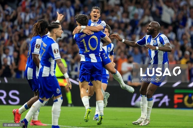 O FC Porto empatou hoje 1-1 na receção aos ingleses do Nottingham Forest, treinados pelo português Vítor Pereira, na primeira mão dos quartos de final da Liga Europa de futebol, num jogo com dois golos nos primeiros 15 minutos.