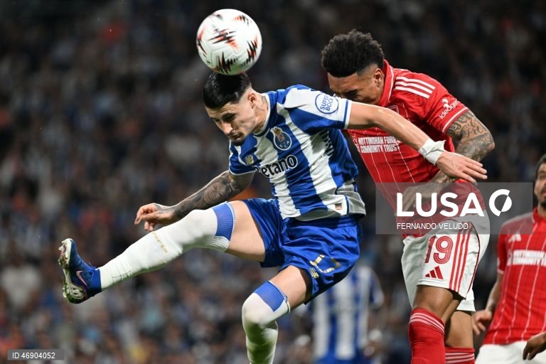 O FC Porto empatou hoje 1-1 na receção aos ingleses do Nottingham Forest, treinados pelo português Vítor Pereira, na primeira mão dos quartos de final da Liga Europa de futebol, num jogo com dois golos nos primeiros 15 minutos.