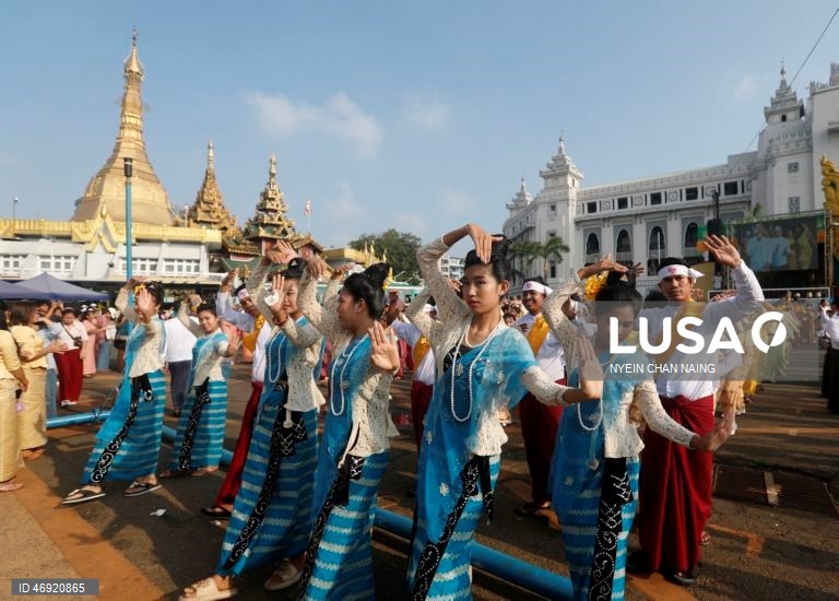 Myanmar: Festival da Água em Yangon
