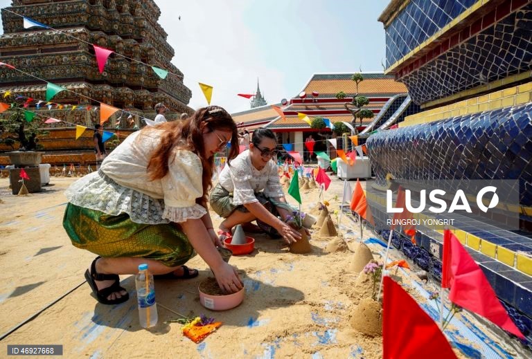 Tailândia: Celebrações do Ano Novo tailandês em Banguecoque