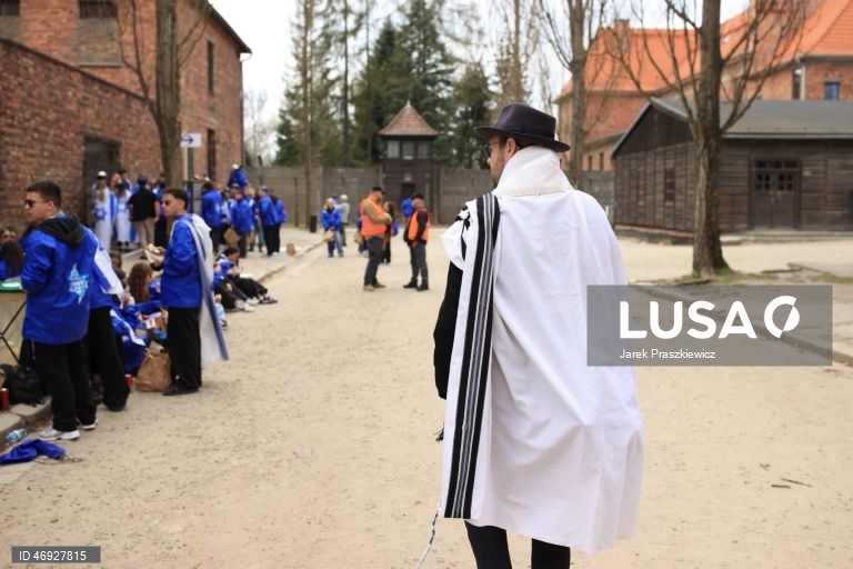 Polónia: Dia do Holocausto no antigo campo de concentração de Auschwitz