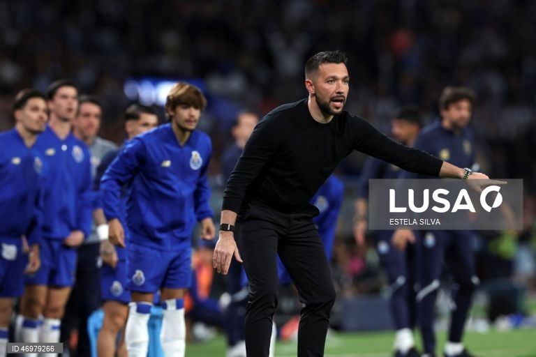 O Sporting qualificou-se hoje pela 32.ª vez para a final da Taça de Portugal em futebol, ao empatar a zero no reduto do FC Porto, em encontro da segunda mão das meias-finais.