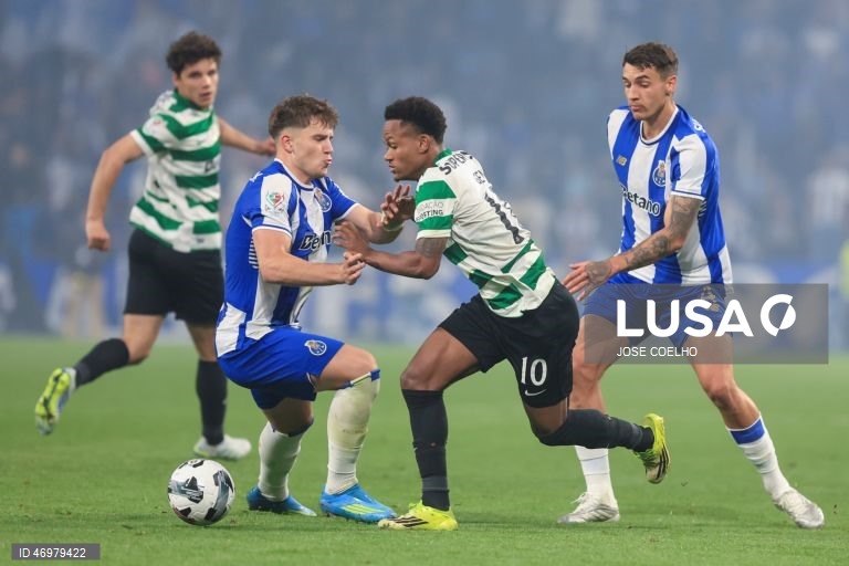 O Sporting qualificou-se hoje pela 32.ª vez para a final da Taça de Portugal em futebol, ao empatar a zero no reduto do FC Porto, em encontro da segunda mão das meias-finais.