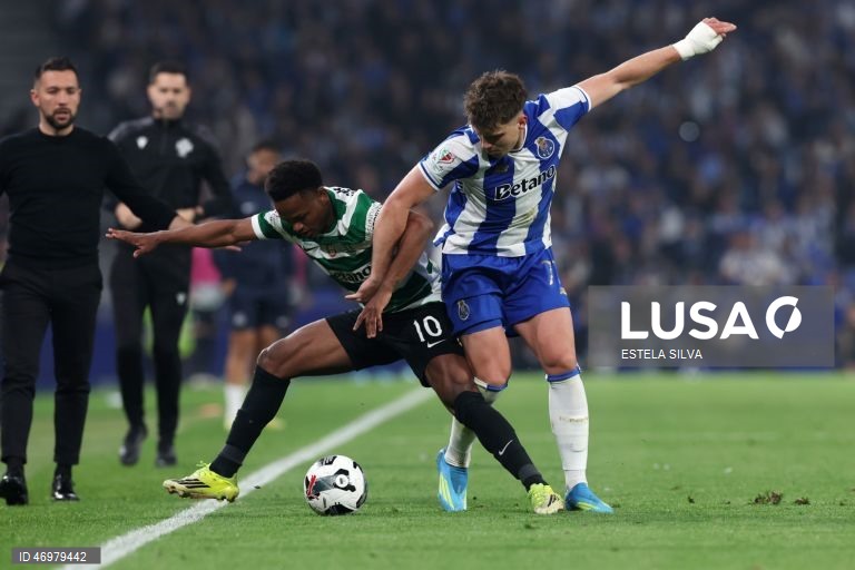 O Sporting qualificou-se hoje pela 32.ª vez para a final da Taça de Portugal em futebol, ao empatar a zero no reduto do FC Porto, em encontro da segunda mão das meias-finais.