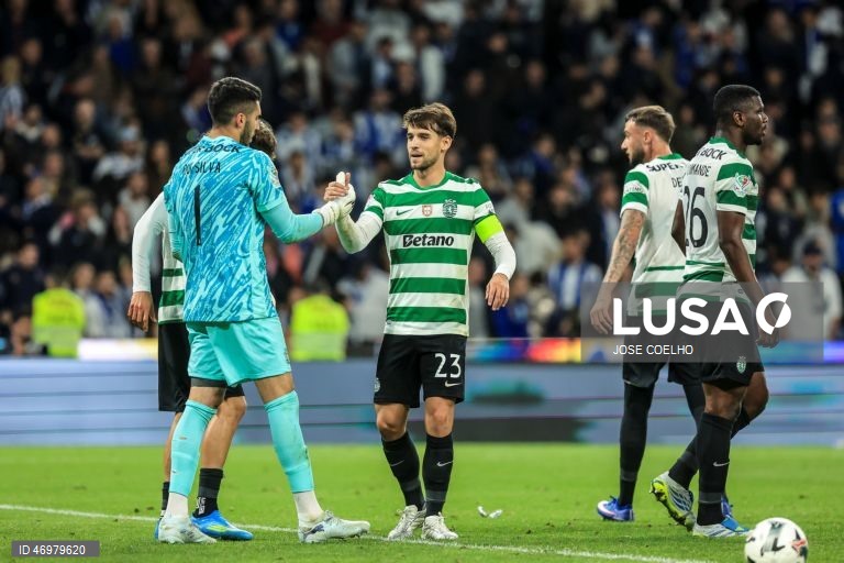 O Sporting qualificou-se hoje pela 32.ª vez para a final da Taça de Portugal em futebol, ao empatar a zero no reduto do FC Porto, em encontro da segunda mão das meias-finais.