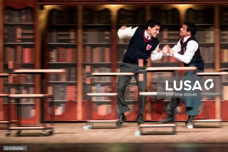 Teatro: Ensaio de imprensa da peça “Clube dos Poetas Mortos”