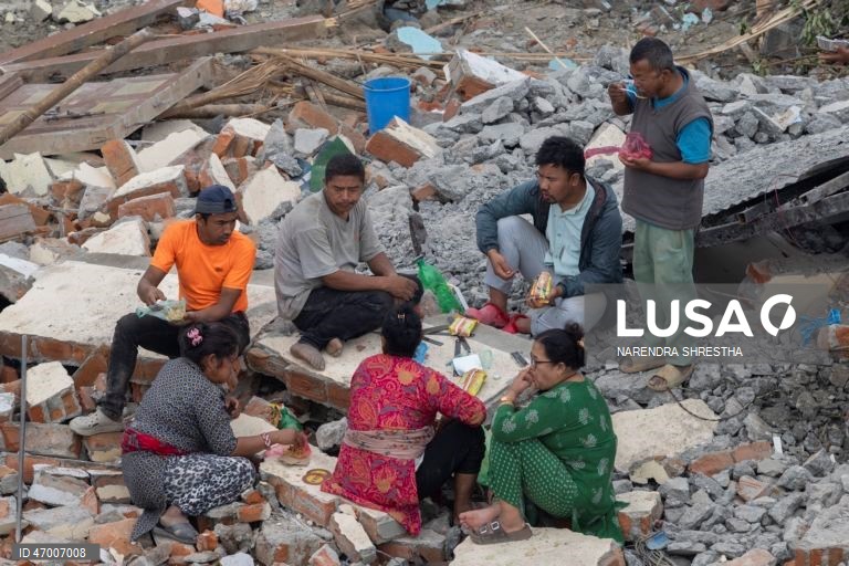 Nepal: Rescaldo da desocupação forçada de ocupantes ilegais em Katmandu pelo governo