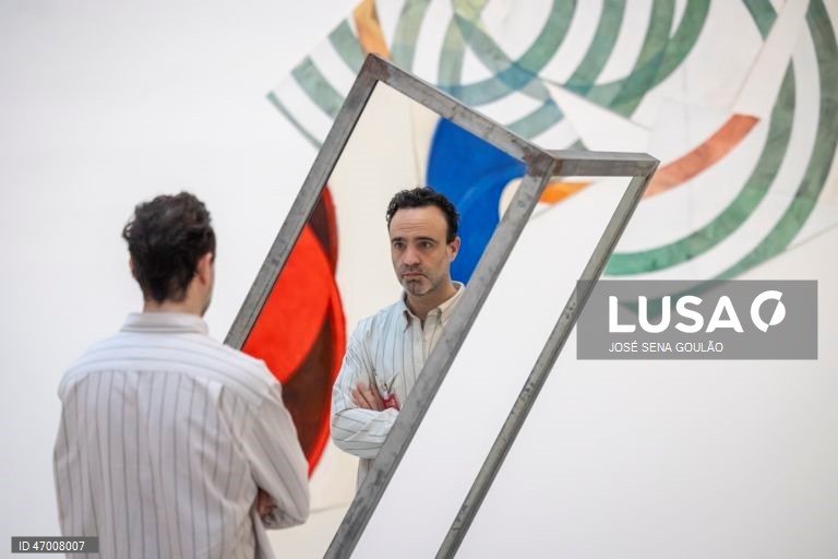 Visita de imprensa à exposição da "Reflexos, Enclaves, Desvios", de José Pedro Croft, com curadoria de Luiz Camillo Osorio, com inauguração a 29 de abril, no Museu de Arte Contemporânea, Centro Cultural de Belém, em Lisboa, 28 de abril de 2026. JOSÉ SENA GOULÃO/LUSA 