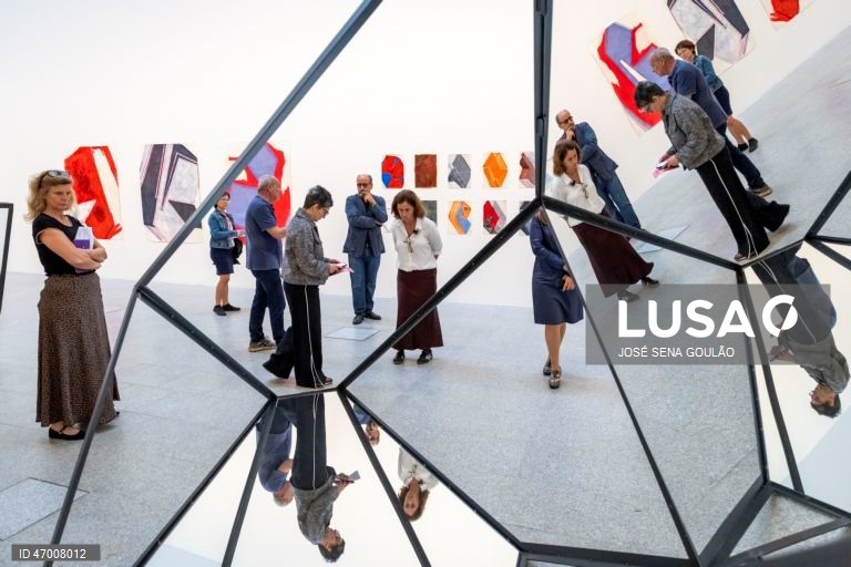 Visita de imprensa à exposição da "Reflexos, Enclaves, Desvios", de José Pedro Croft, com curadoria de Luiz Camillo Osorio, com inauguração a 29 de abril, no Museu de Arte Contemporânea, Centro Cultural de Belém, em Lisboa, 28 de abril de 2026. JOSÉ SENA GOULÃO/LUSA 