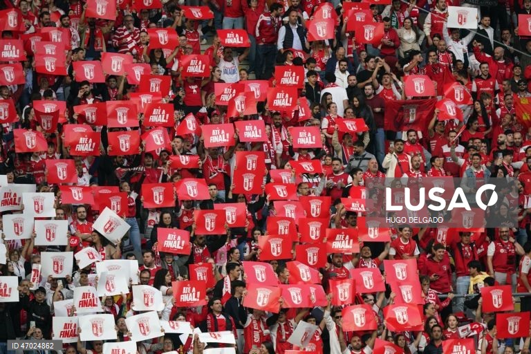 Um golo de Mario Dorgeles aos 90+2 minutos permitiu hoje ao Sporting de Braga adiantar-se ao Friburgo na corrida à final da Liga Europa de futebol, garantindo um triunfo em casa por 2-1, na primeira mão das meias-finais.