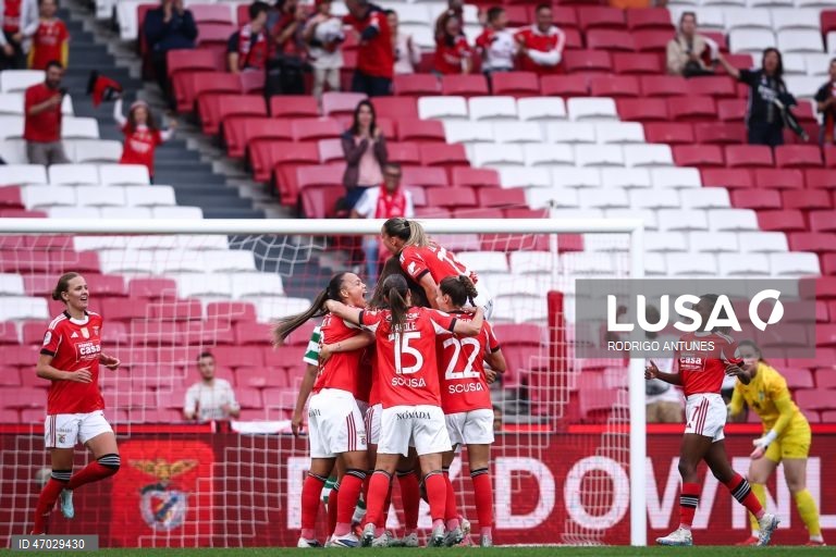 O Benfica venceu hoje o Sporting por 3-1, num jogo da 17.ª jornada da I Liga feminina de futebol que antecedeu a entrega do troféu às águias, hexacampeãs nacionais em título, no Estádio da Luz.