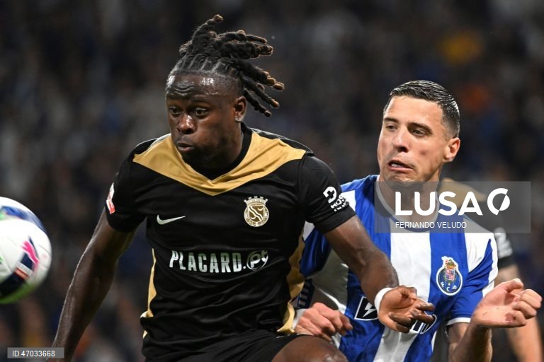 O FC Porto sagrou-se hoje campeão nacional de futebol pela 31.ª vez na sua história, após vitória frente ao Alverca, por 1-0.