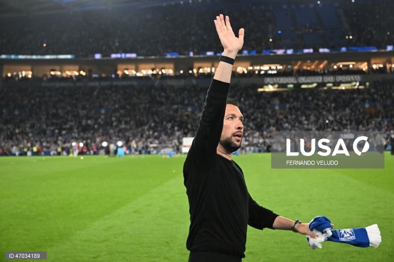 O FC Porto sagrou-se hoje campeão nacional de futebol pela 31.ª vez na sua história, após vitória frente ao Alverca, por 1-0.