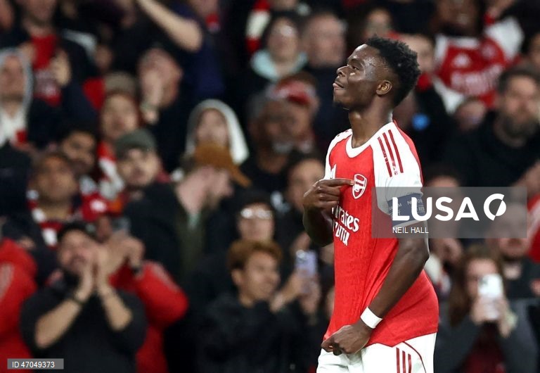 Um golo de Bukayo Saka foi o suficiente para o Arsenal levar hoje de vencida o Atlético de Madrid por 1-0, assegurando assim a presença dos londrinos na final da Liga dos Campeões de futebol.
