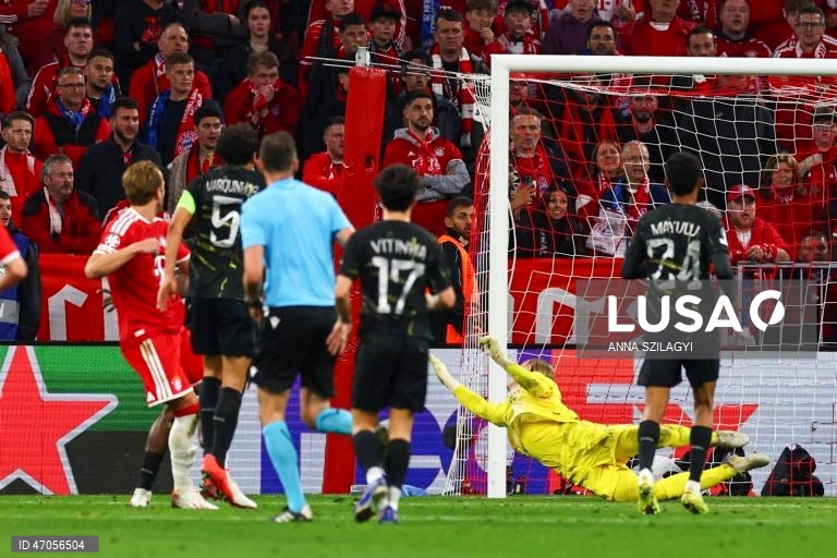 Um golo de Ousmane Dembélé permitiu hoje ao Paris Saint-Germain empatar 1-1 em Munique com o Bayern e garantir a presença na final da Liga dos Campeões de futebol, na qual vai defender o título frente ao Arsenal.