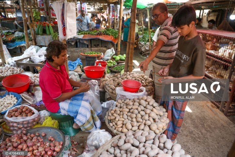 Bangladesh: Mercado de rua em Dhaka