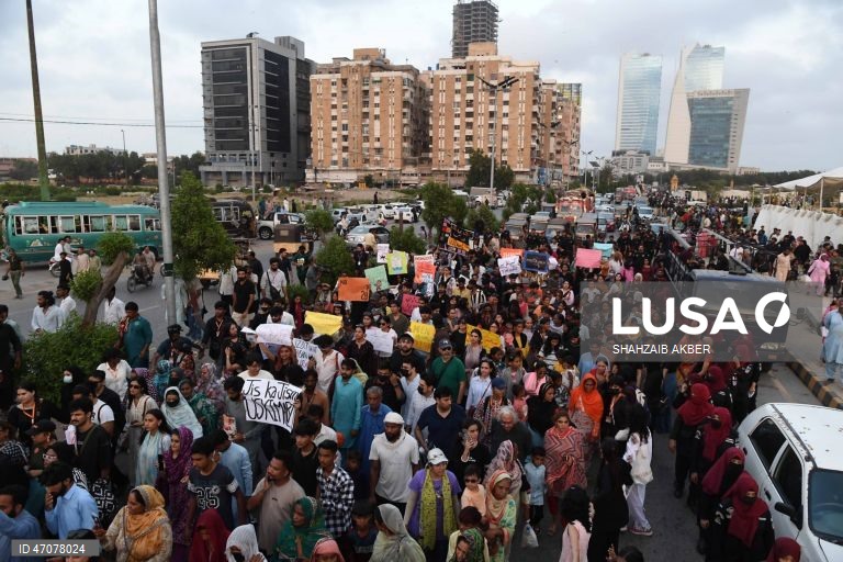 Paquistão: Manifestação em Carachi pelos direitos das mulheres