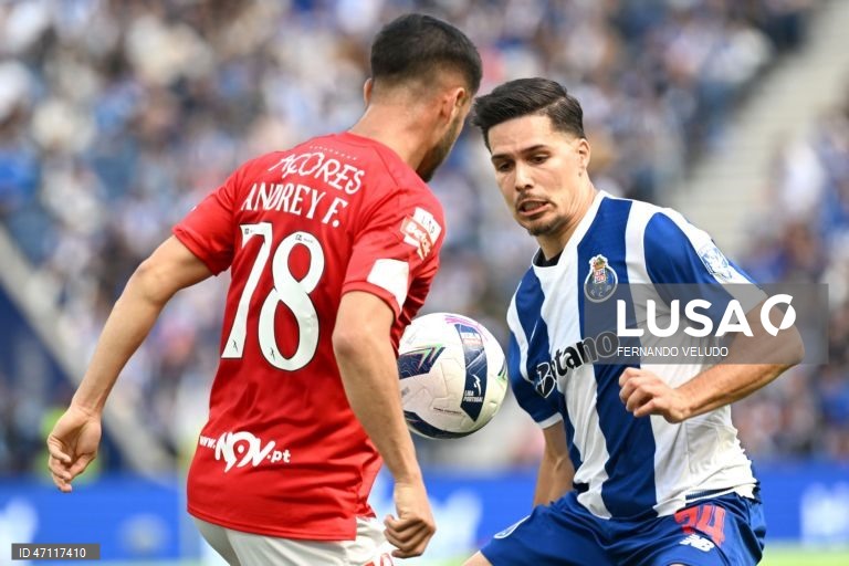 FC Porto venceu hoje na receção ao Santa Clara, por 1-0, no jogo da 34.ª e última jornada da I Liga portuguesa de futebol que antecede os festejos pela 31.ª conquista do título nacional pelos ‘dragões’.