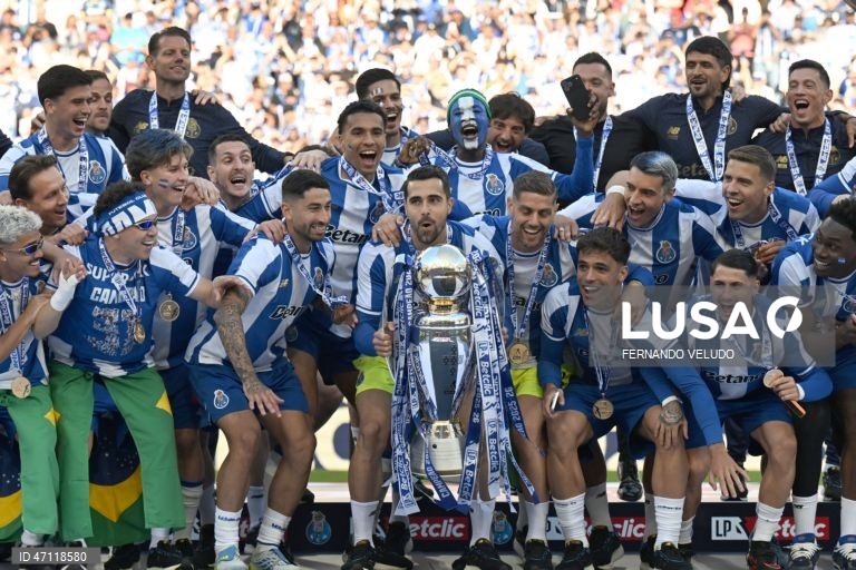 FC Porto venceu hoje na receção ao Santa Clara, por 1-0, no jogo da 34.ª e última jornada da I Liga portuguesa de futebol que antecede os festejos pela 31.ª conquista do título nacional pelos ‘dragões’.
