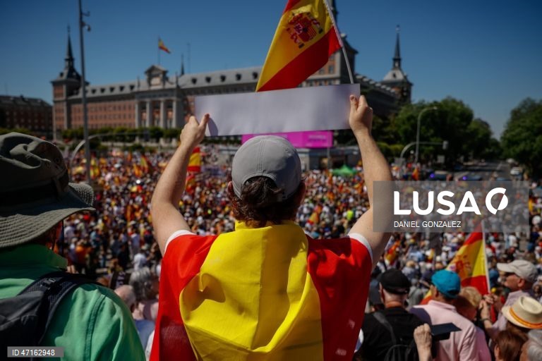 Espanha: Manifestação em Madrid contra o governo de Pedro Sanchez