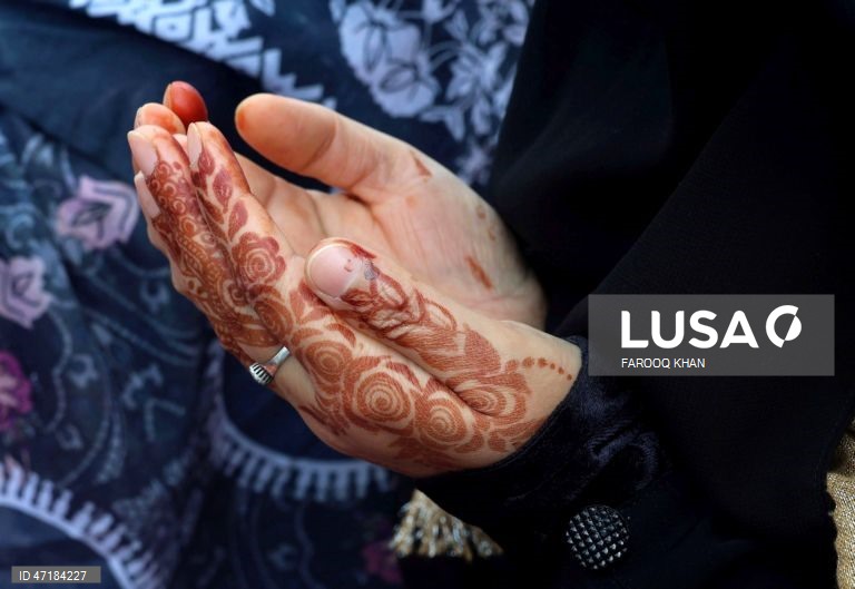 Muçulmanos celebram o Eid al-Adha ou Festa do Sacrifício