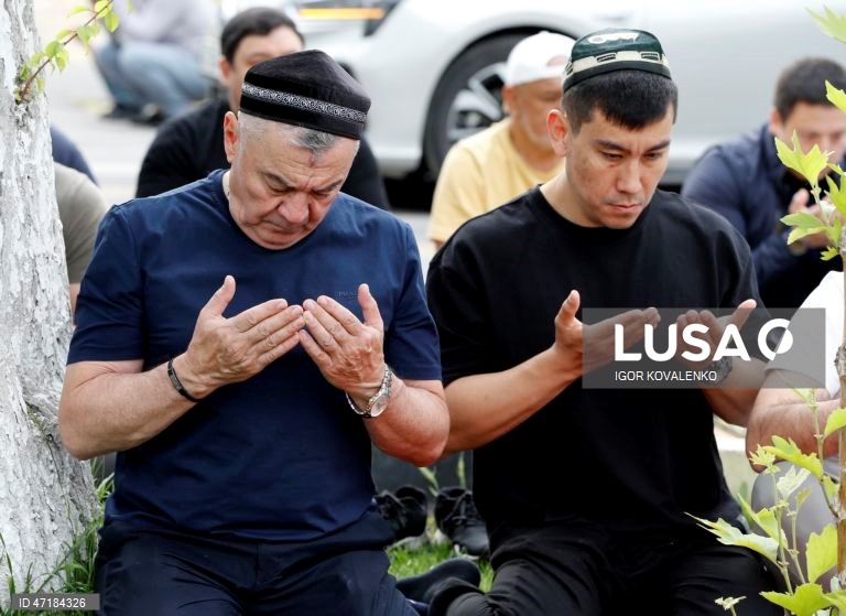 Muçulmanos celebram o Eid al-Adha ou Festa do Sacrifício