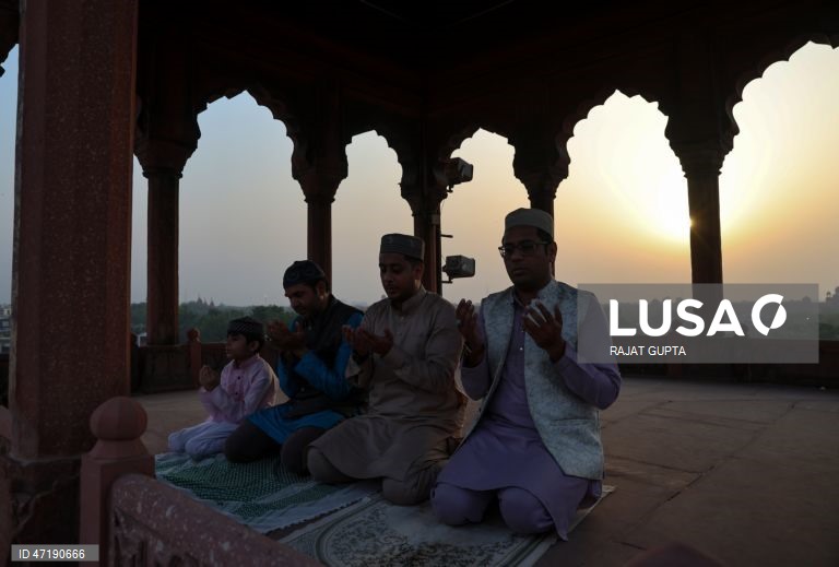 Mulçumanos celebram Eid al-Adha, a "Festa do Sacrifício"