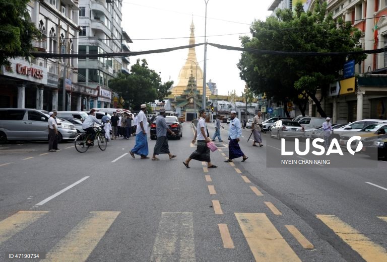 Mulçumanos celebram Eid al-Adha, a "Festa do Sacrifício"
