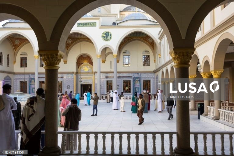 Mulçumanos celebram Eid al-Adha, a "Festa do Sacrifício"